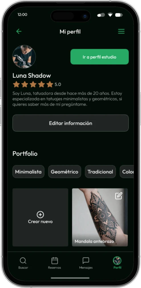 Perfil de una tatuadora en móvil con valoración, descripción y portfolio por estilos