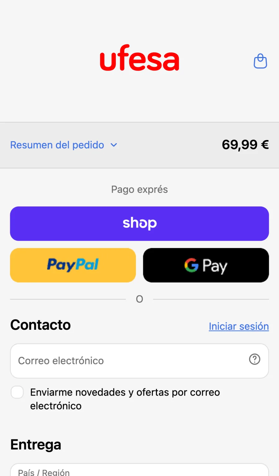 Checkout en móvil con los pagos exprés y, debajo, el campo de correo electrónico